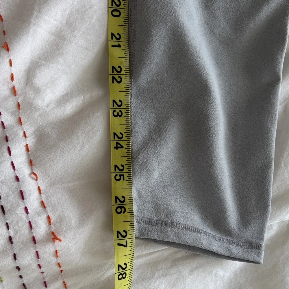 Tablets Gray Floral Women's Athletic Set - Picture 12 of 13